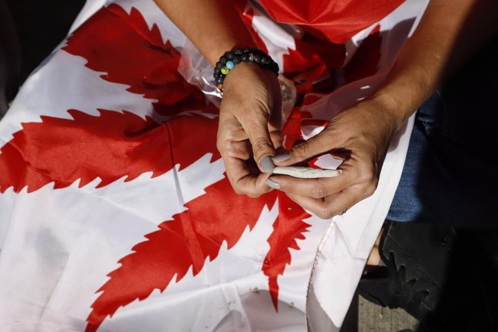 More Canadians buying cannabis only from legal sources, citing safety: StatCan