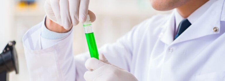 A Look at Canopy Growth (TSX:WEED) Valuation Following Medical Cannabis Refocus at DOJA Facility